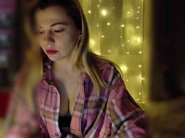 BlushingKitten webcam