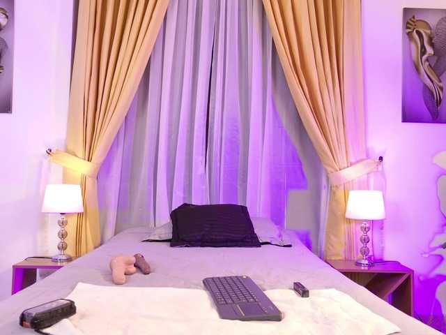 SalomeRossi's BongaCams show and profile