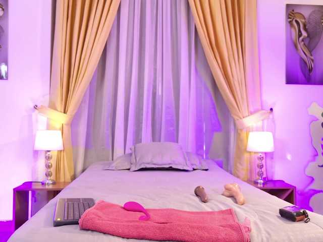 SalomeRossi's BongaCams show and profile