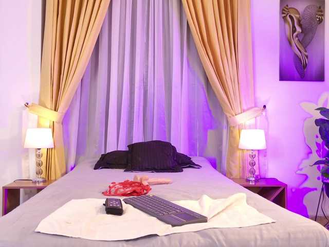 SalomeRossi's BongaCams show and profile