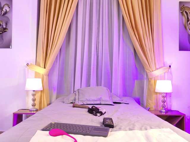 SalomeRossi's BongaCams show and profile