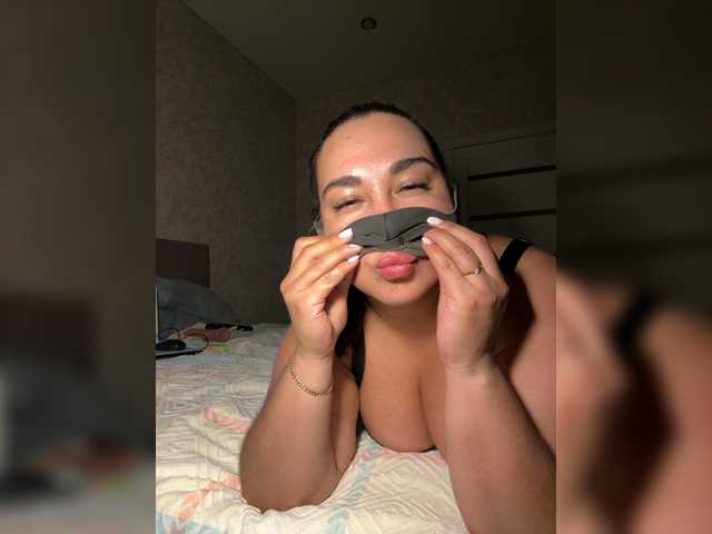 MissKisss live webcam show