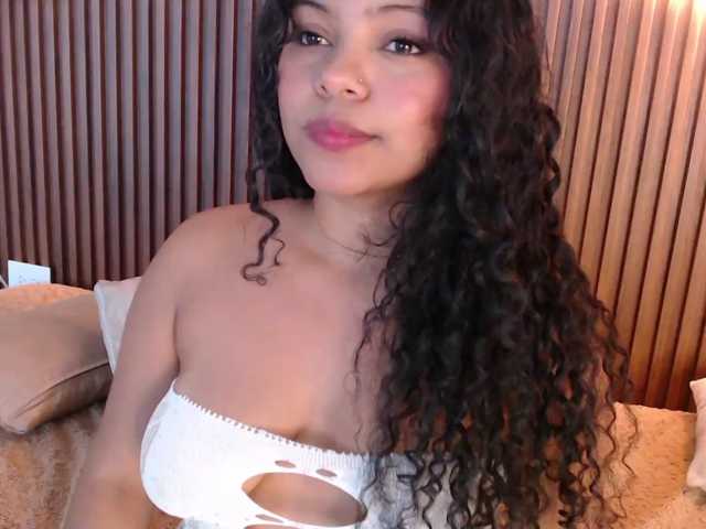 Candy-xox, BongaCams üzerinde canlı