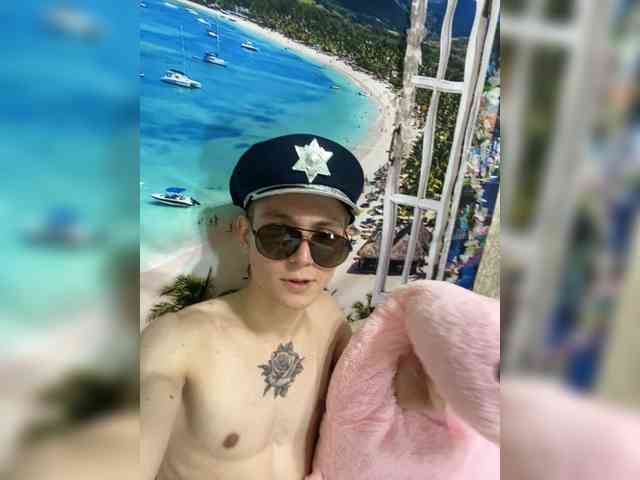 GlozLordik Live Webcam on BongaCams