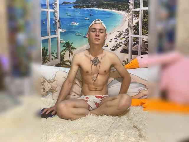 Glozlordik Bongacams live cam