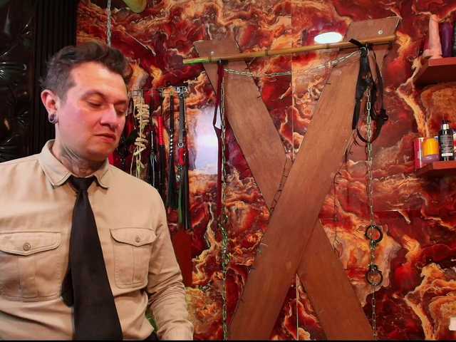  MASTER-N-BUNNIE chat room