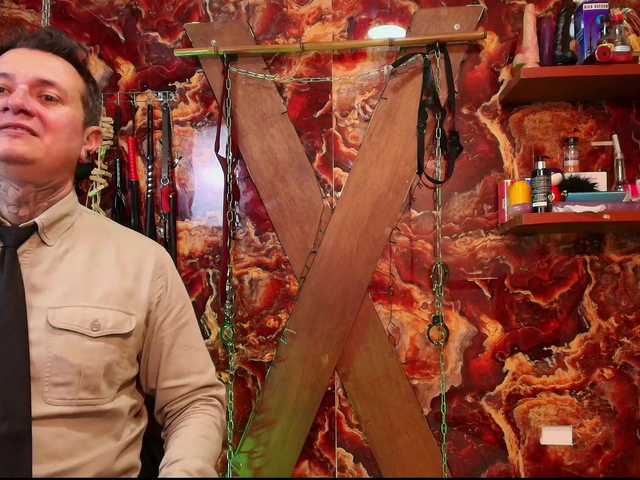 MASTER-N-BUNNIE's BongaCams show and profile