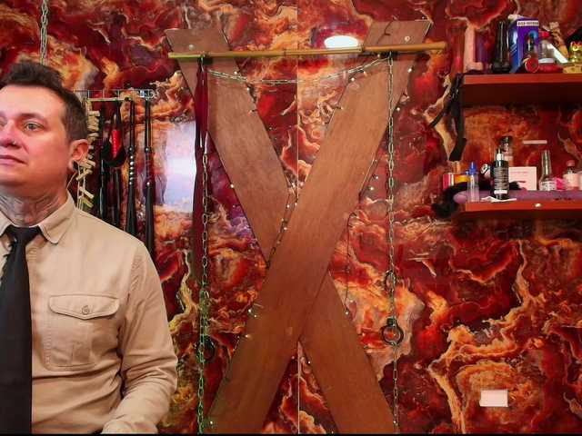  MASTER-N-BUNNIE chat room