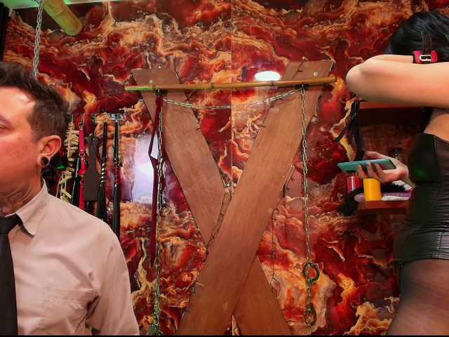 MASTER-N-BUNNIE's BongaCams show and profile