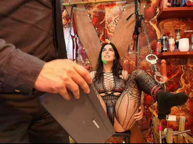 MASTER-N-BUNNIE webcam