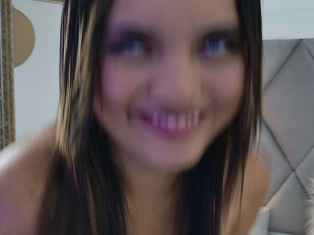 ElizaGiancini live cam on BongaCams
