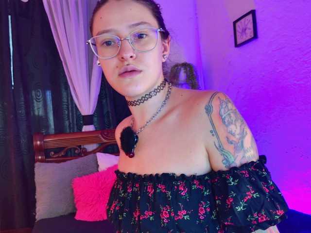 PeachNymph live cam on BongaCams
