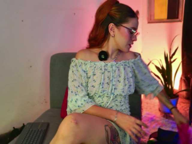 PeachNymph live webcam show