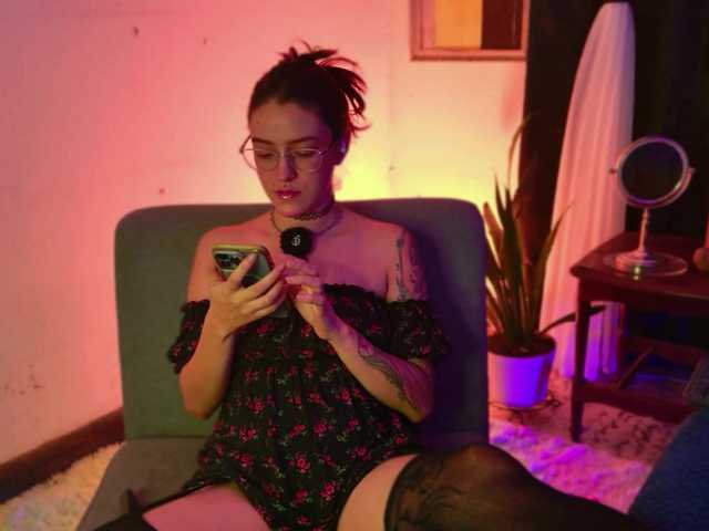 PeachNymph live webcam show