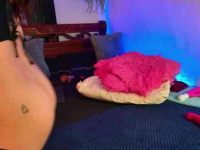 PeachNymph webcam