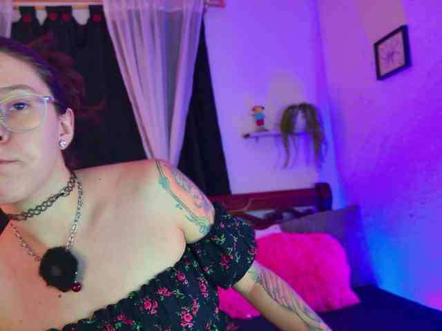 PeachNymph webcam
