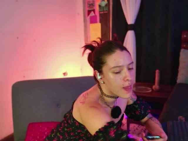 PeachNymph webcam