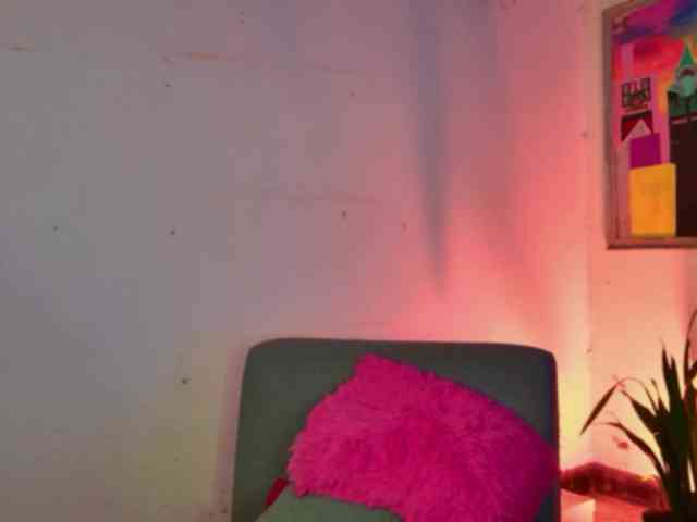 PeachNymph webcam