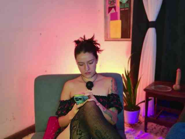 PeachNymph webcam