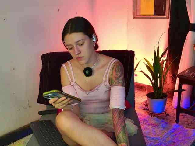 PeachNymph webcam