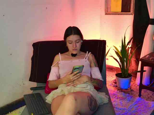 PeachNymph webcam