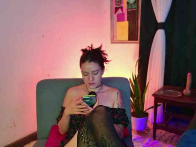 PeachNymph webcam