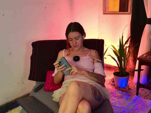 PeachNymph webcam