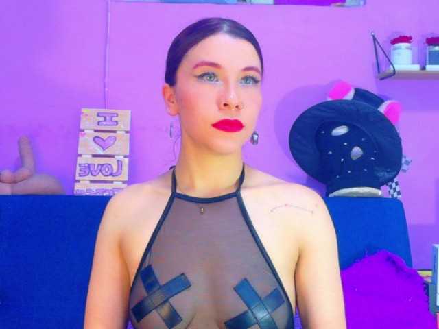 Giananicoll Live Cam on BongaCams