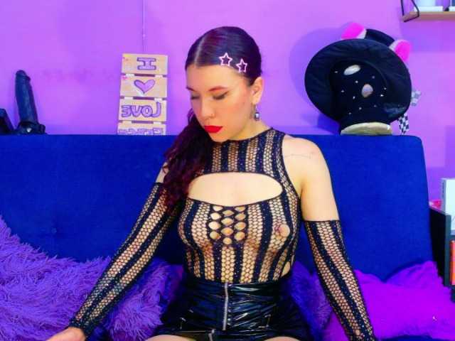 Giananicoll Live Cam on BongaCams