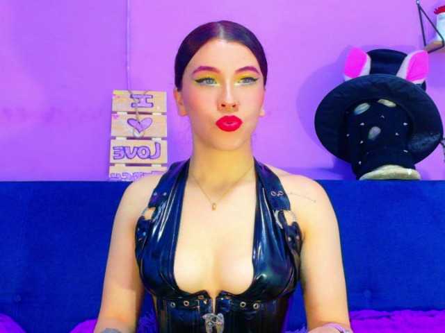 Giananicoll's BongaCams show and profile