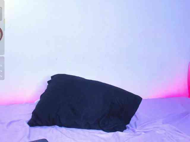 SweetLittleQueenBat webcam