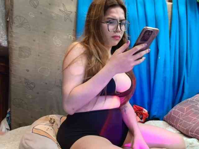 AshtiPerina webcam
