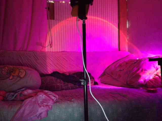 AshtiPerina webcam