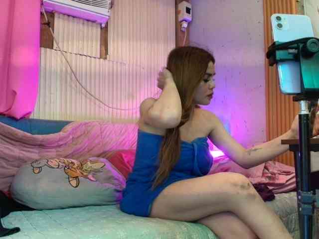 AshtiPerina webcam