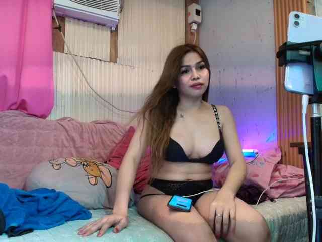 AshtiPerina webcam
