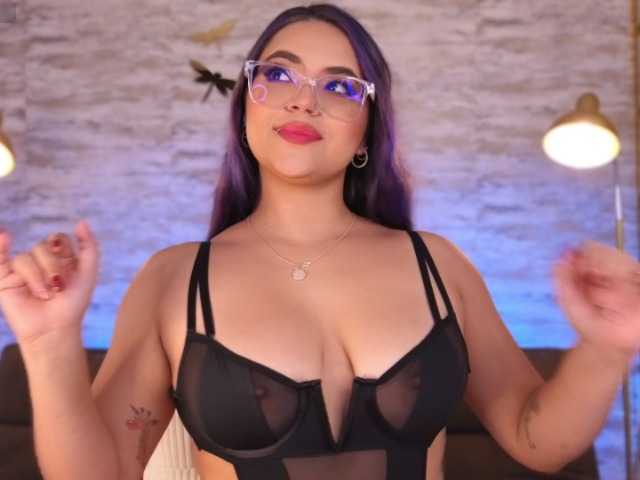 annemallow live cam on BongaCams