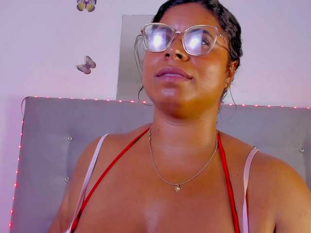 itswet-horny live cam on BongaCams