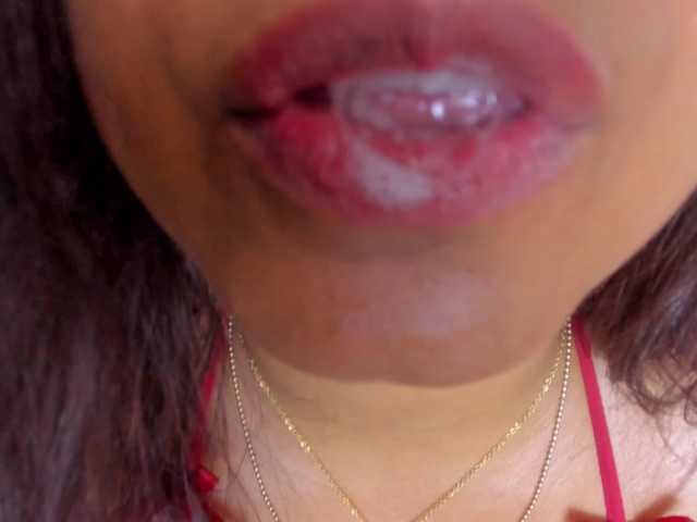 itswet-horny live cam on BongaCams