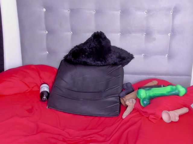itswet-horny live webcam show