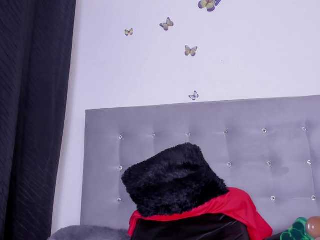 itswet-horny live webcam show