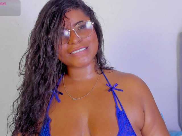 itswet-horny live cam on BongaCams