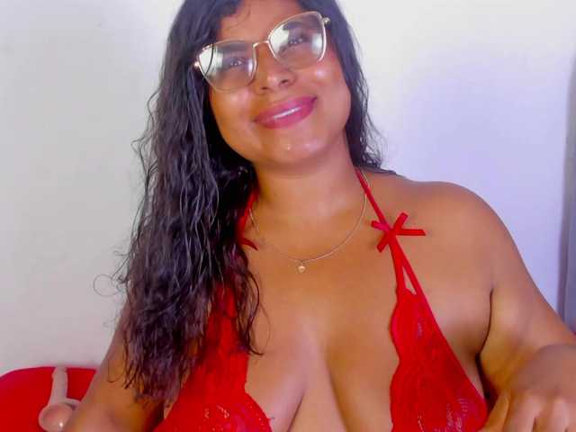 itswet-horny live cam on BongaCams