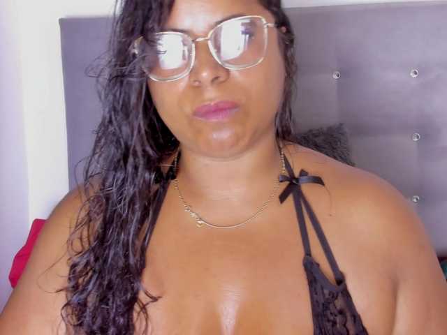 itswet-horny cam belle