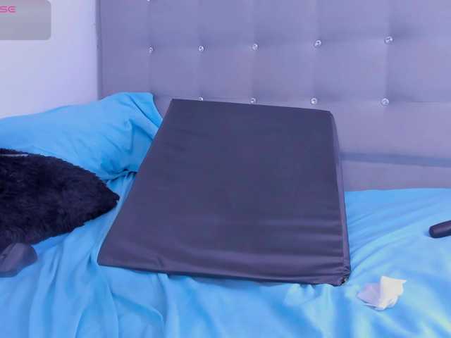 itswet-horny live cam on BongaCams