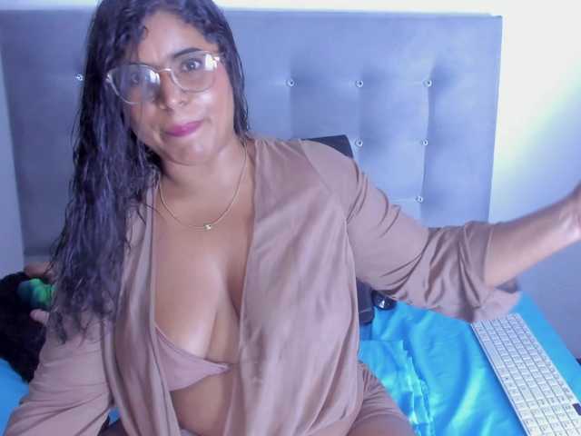 itswet-horny live cam on BongaCams