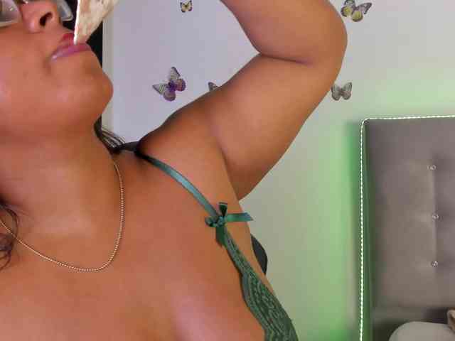 itswet-horny webcam