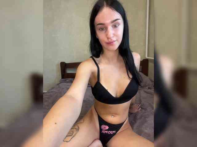 OneGirlKam webcam