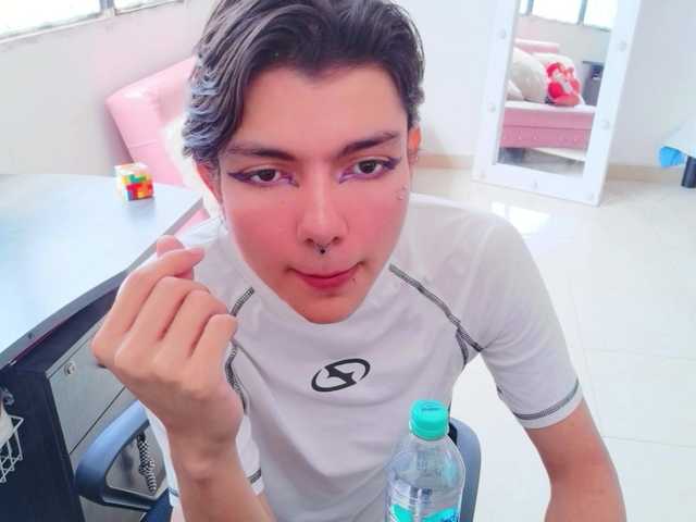 Alandelrey — live trans cam