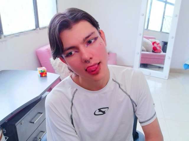 Alandelrey — live trans cam