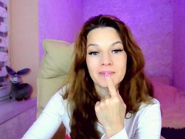 IridessaL live cam on BongaCams